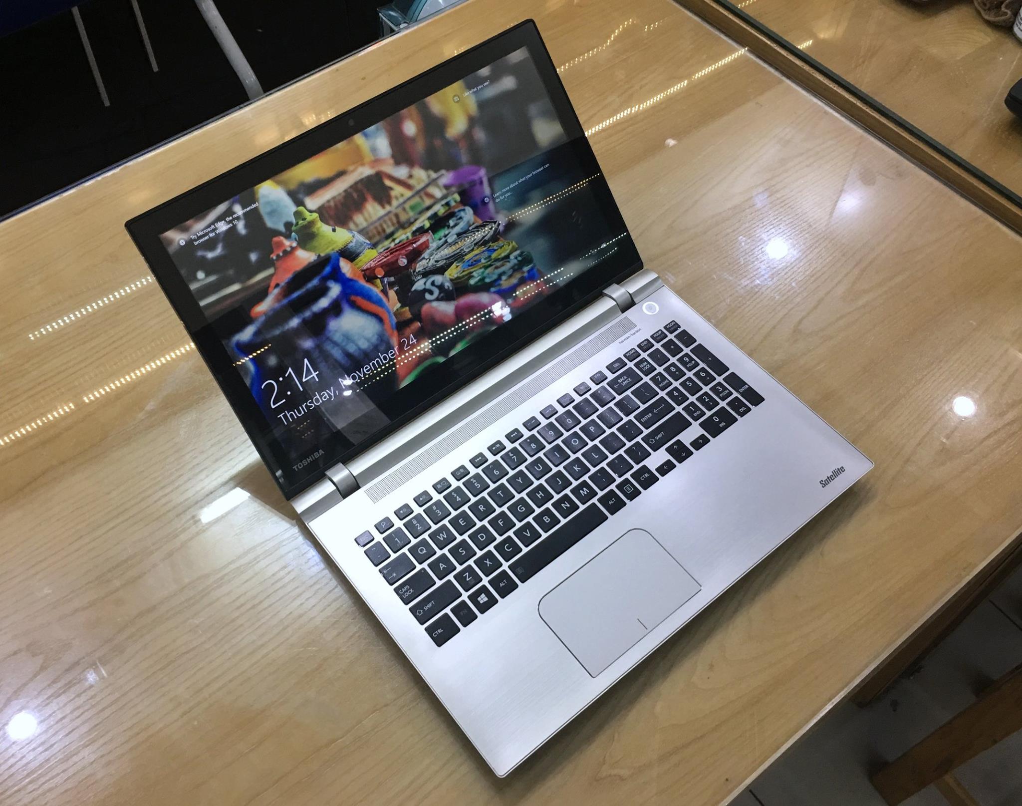 Laptop Gaming Toshiba Satelltite S55T - C5325 - 4 K.jpg